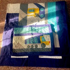 Pottery barn queen quilt and shams